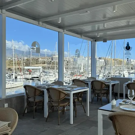 Velero Passionetenerife 船上ホテル *